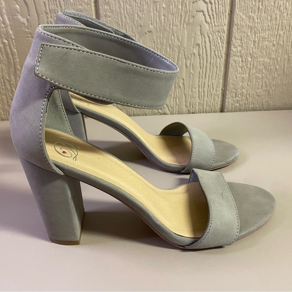 Heart in D grey suede heels | size 10 - Picture 1 of 9